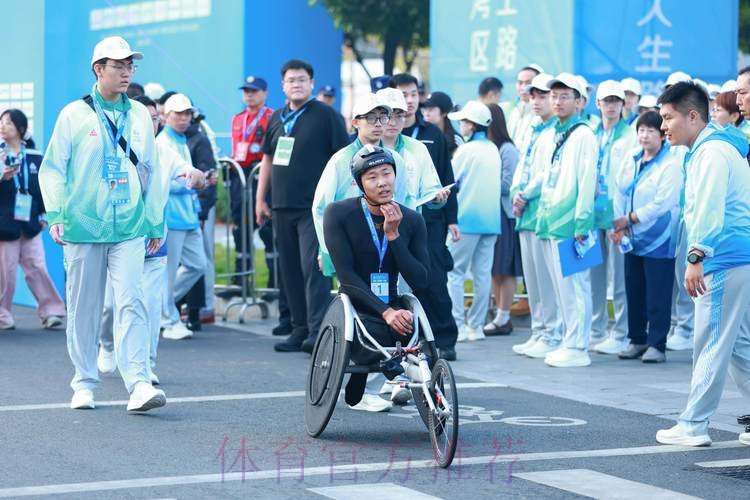 用奔跑诠释残健共融 ——残特奥会马拉松项目和深圳马拉松双赛同办 用奔跑诠释残健共融 ——残特奥会马拉松项目和深圳马拉松双赛同办